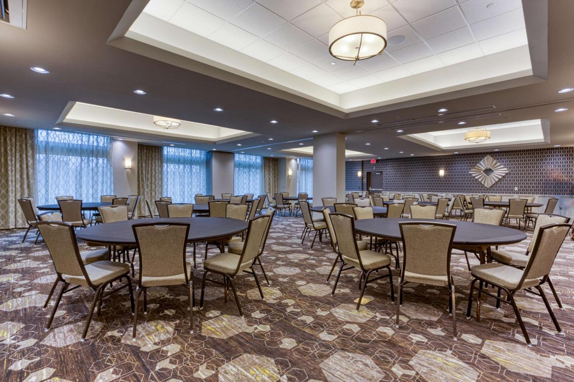 Drury Inn & Suites Cleveland بيتشوُود المظهر الخارجي الصورة