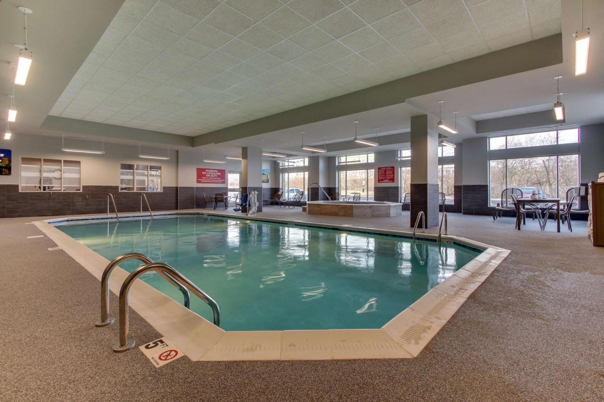 Drury Inn & Suites Cleveland بيتشوُود المظهر الخارجي الصورة