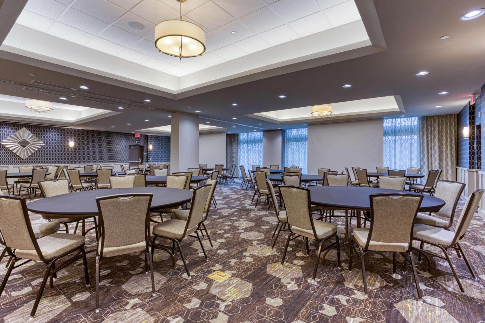 Drury Inn & Suites Cleveland بيتشوُود المظهر الخارجي الصورة