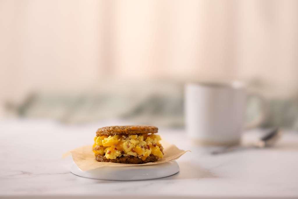 Drury Inn & Suites Cleveland بيتشوُود المطعم الصورة